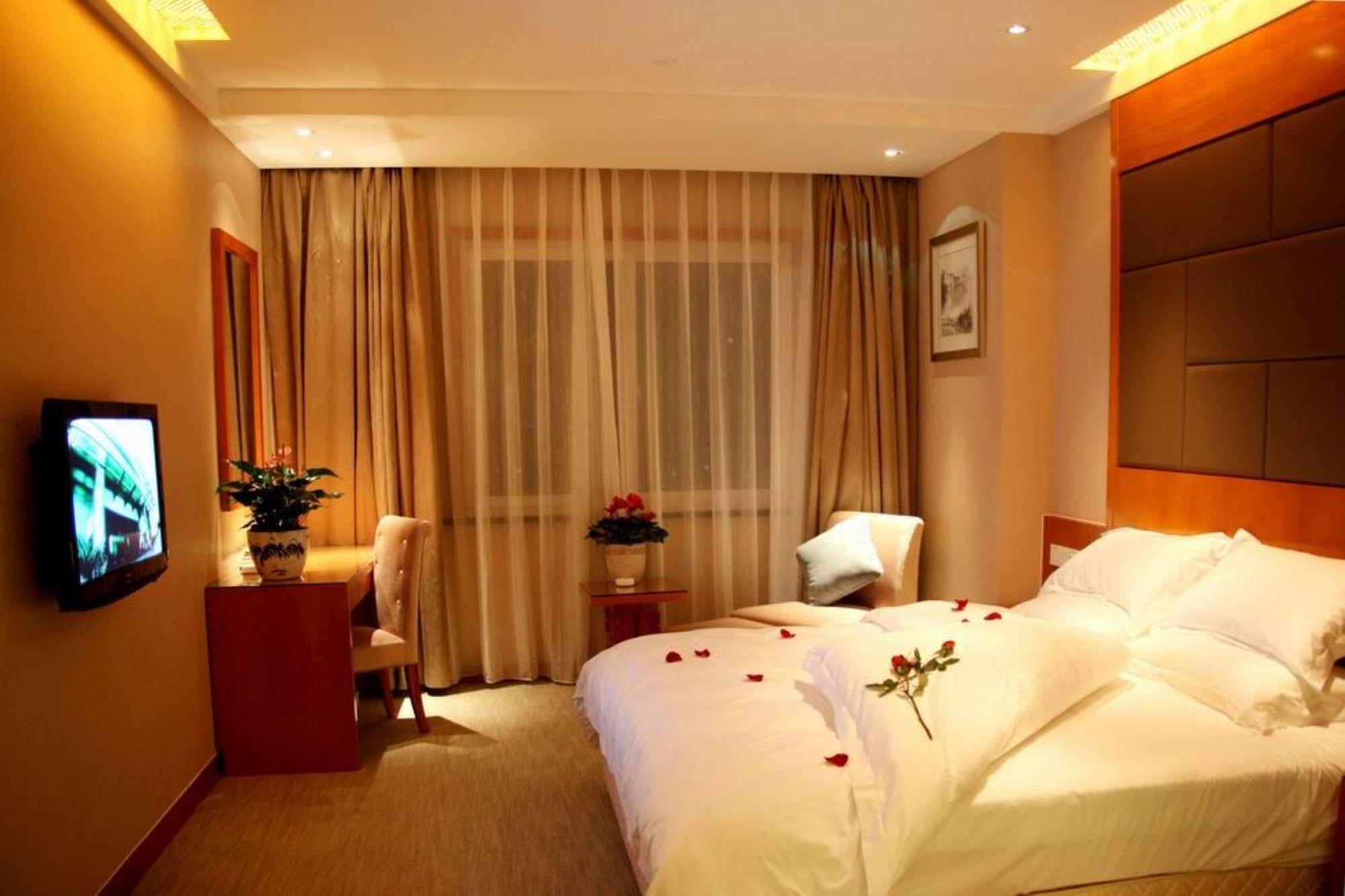 Oriental Hotel Tong Xiang Jiaxing Bagian luar foto