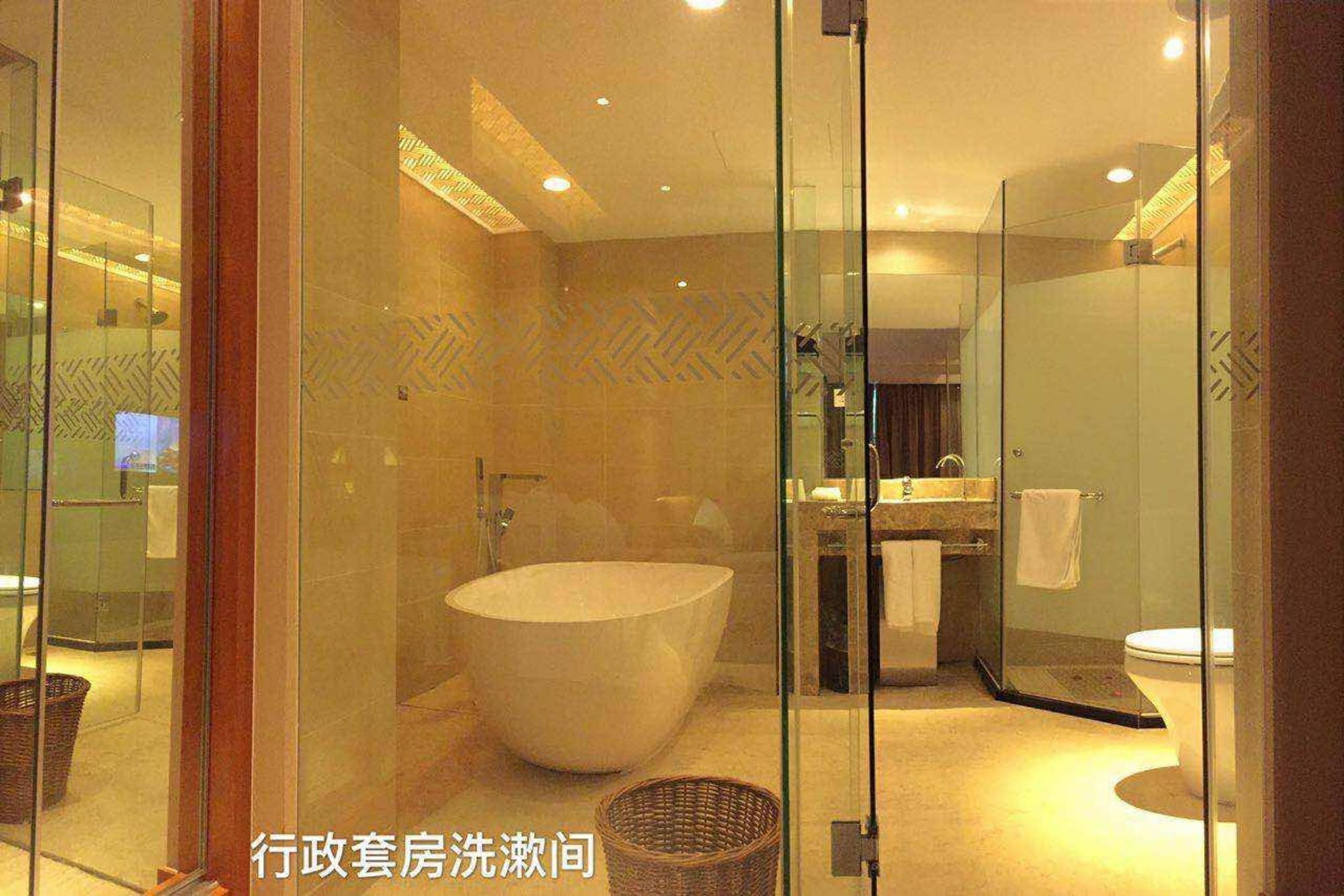 Oriental Hotel Tong Xiang Jiaxing Bagian luar foto